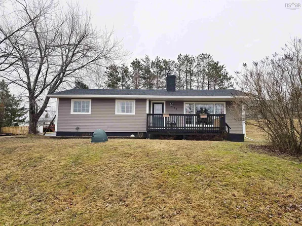 42 11th St, Trenton, NS B0K 1X0