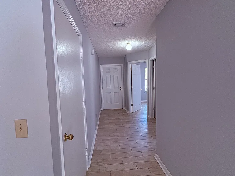 175 Talbot Ct — Photo 6