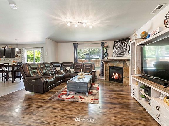 3rd image of 14327 108th Avenue Ct E