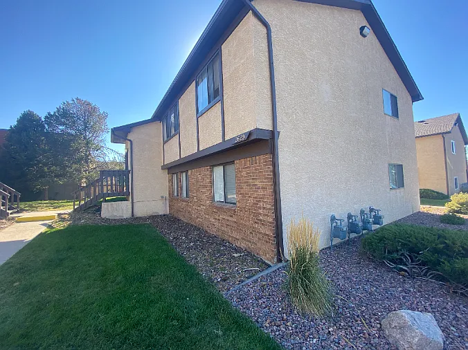 2 bed, 1.0 bath, 900 sqft, $1,125 — Photo 3