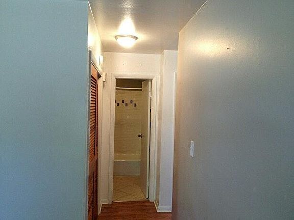 4th image of 115 E Grant St