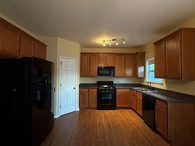 1020 Capstone Ct — Photo 12