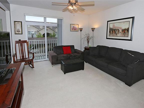 3rd image of 1239 Garden Circle Dr APT I