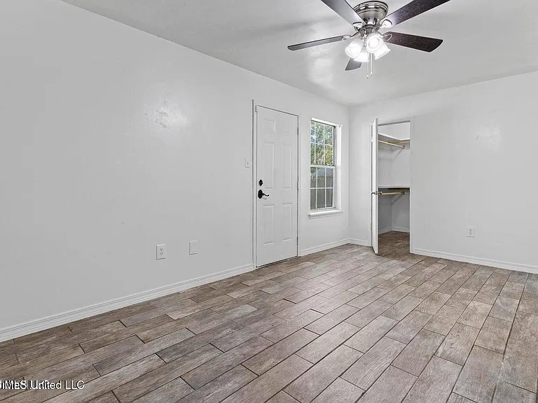 1706 James Buchanan Dr — Photo 9
