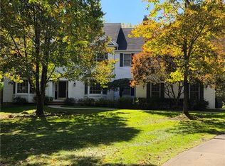 6460 Laura Ln, Solon, OH 44139