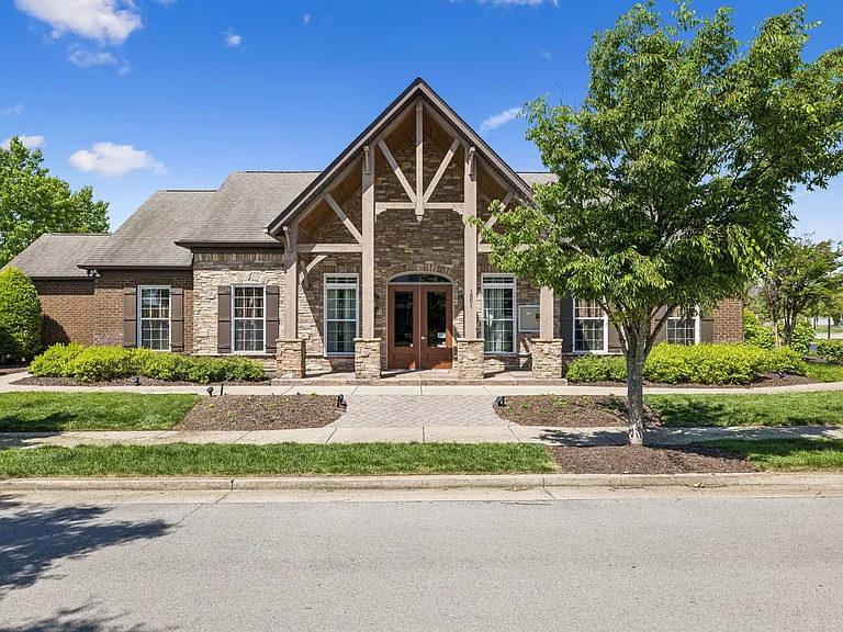 1319 Riverbrook Dr — Photo 46