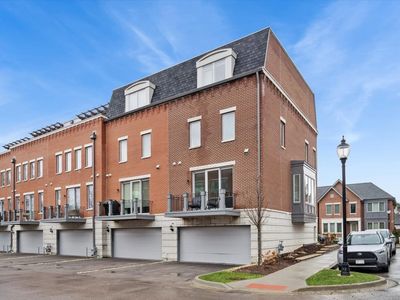 1251 Gateway Ct, Northbrook, IL, 60062