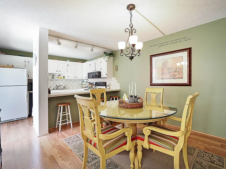 825 Center St #11C — Photo 8