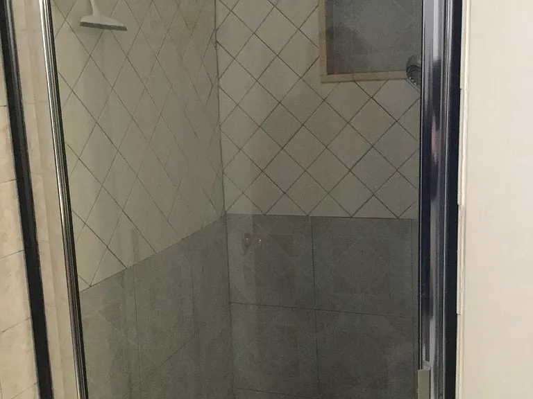 Master bedroom's bathroom