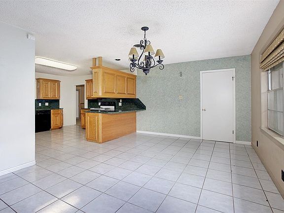 3rd image of 303 24th Ave N