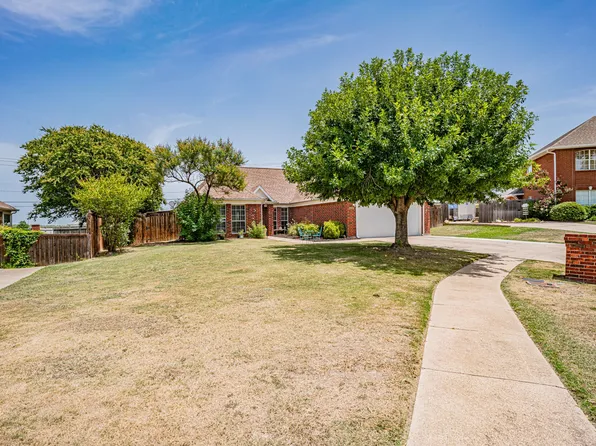 10164 Fieldcrest Dr, Benbrook, TX 76126