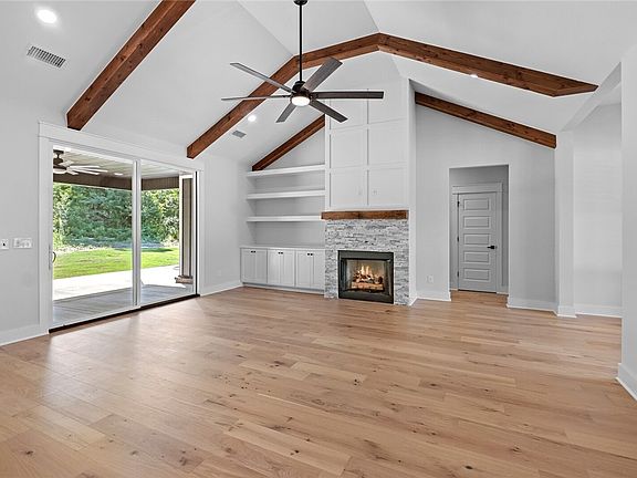 3rd image of 9 Ellwood Cir