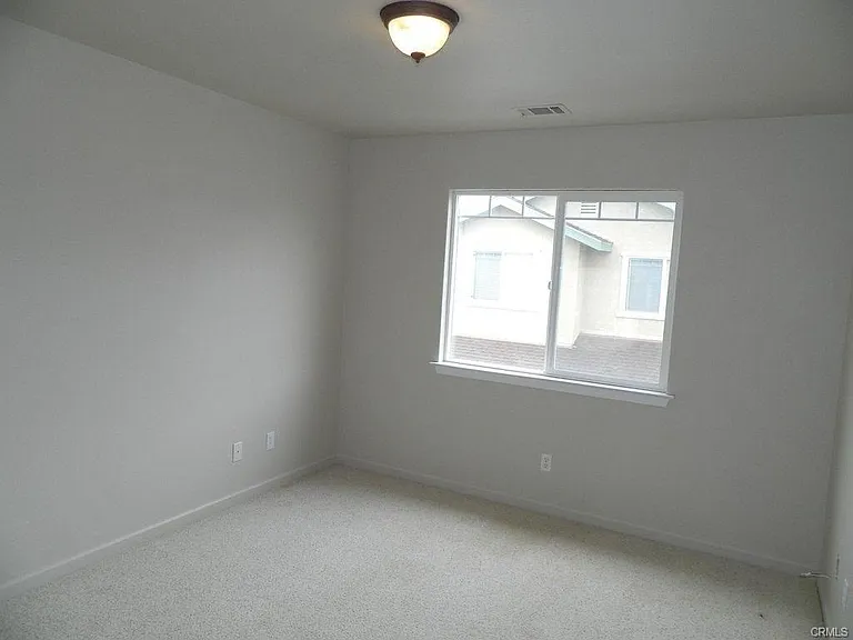 1093 Belridge St — Photo 14