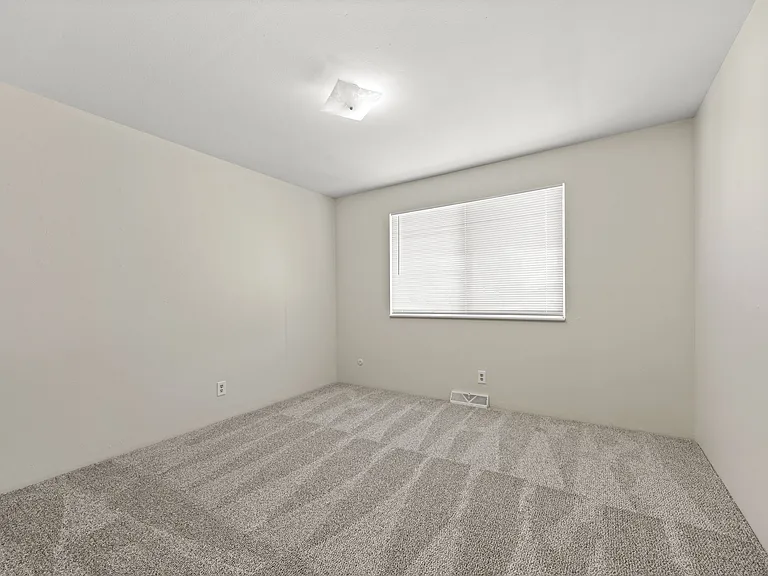701 Oak St — Photo 18
