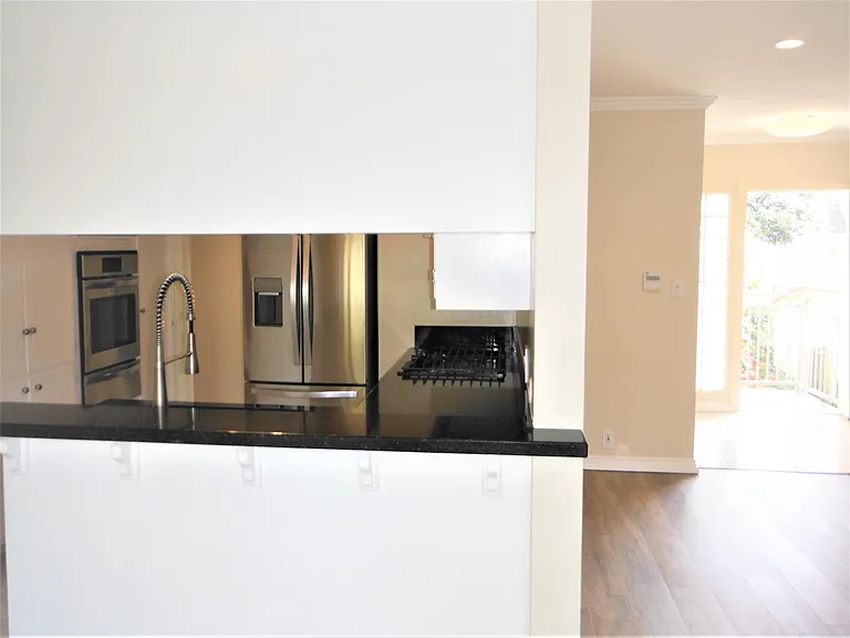 3615 Greenfield Ave #4 — Photo 5
