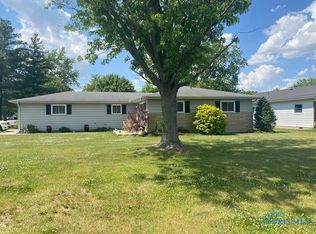 2 Deville Dr, Defiance, OH 43512