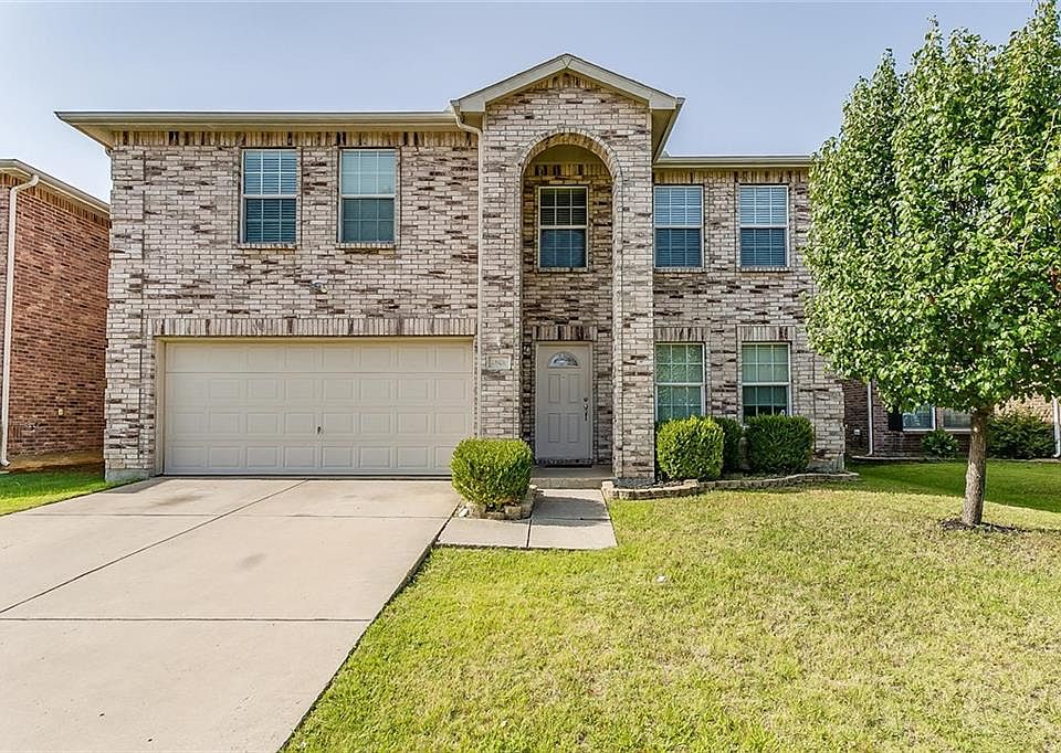 1st image of 2808 Desert Dr