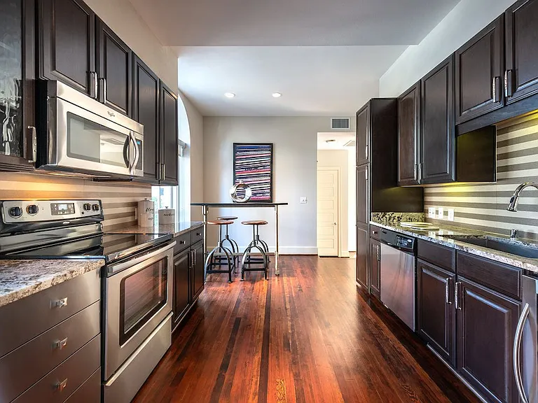 400 N Ervay St — Photo 1