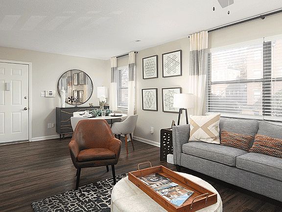 3rd image of 802A E Madison St #821EMAB
