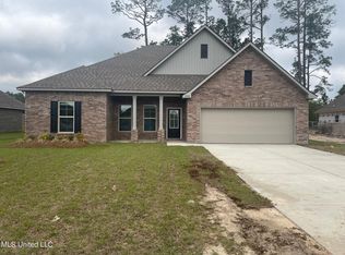 11444 Memphis Cir, Ocean Springs, MS 39564