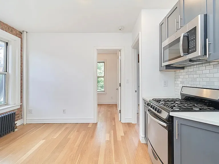 42 Grove St #5E — Photo 5