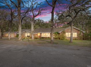 303 Navajo Trl, Hamilton, TX 76531