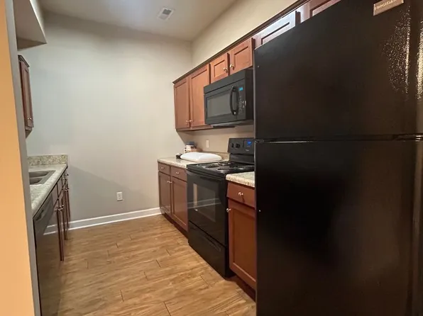 208 Moss Creek, 208 Moss Creek Ave APT E, Bowling Green, KY 42101