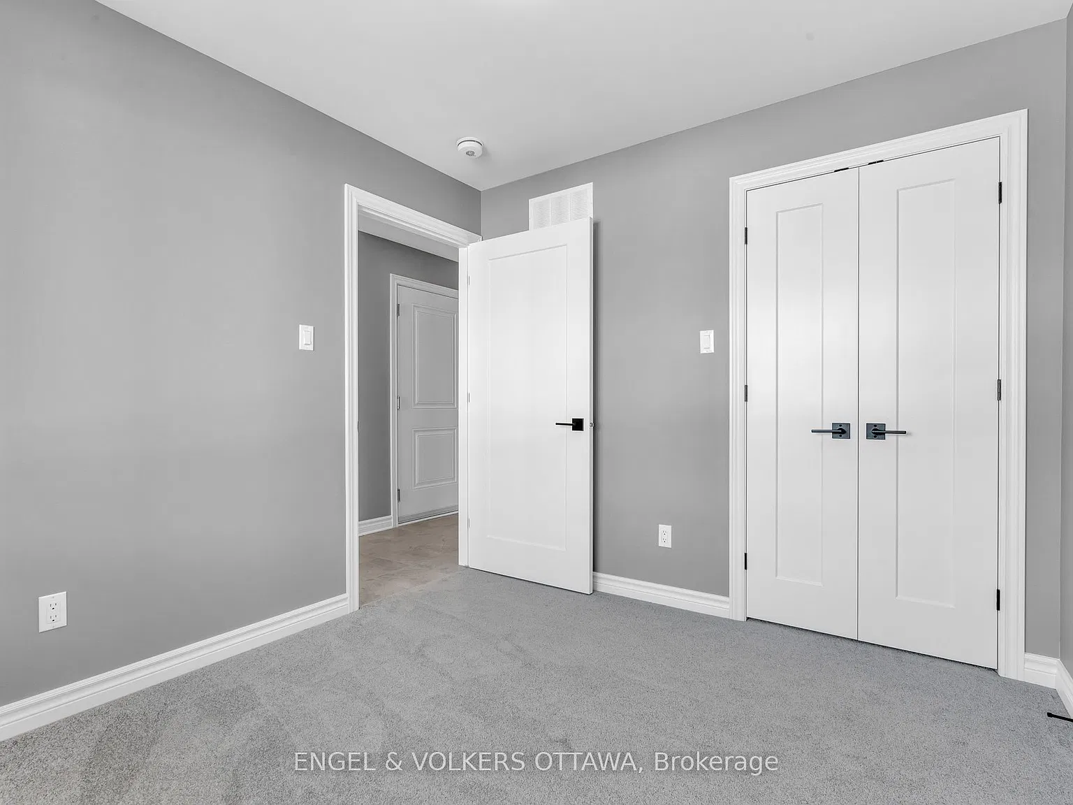 3 bed, $2,400 — Photo 2