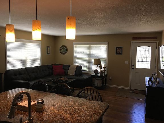 5th image of 628 Birdsall Dr