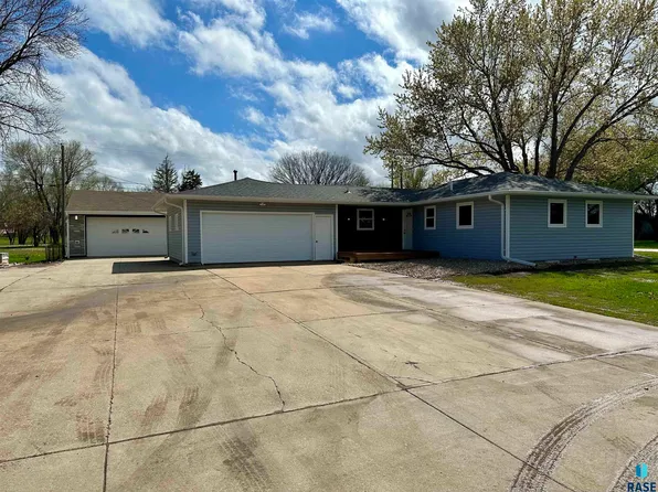 3315 W Mulberry St, Sioux Falls, SD 57107