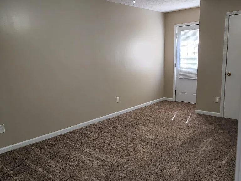 225 E Wilson St #10B — Photo 6