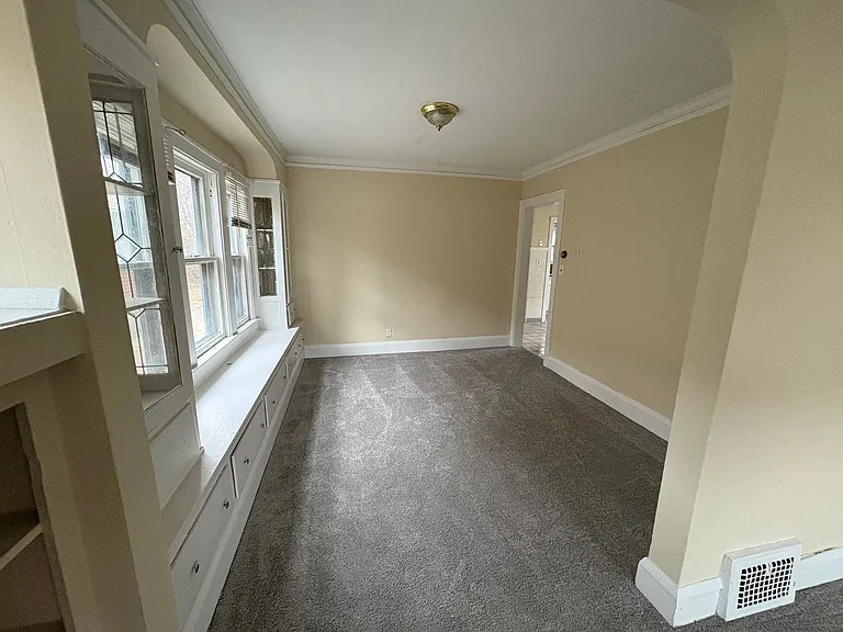 11110 Vernon Ave — Photo 11