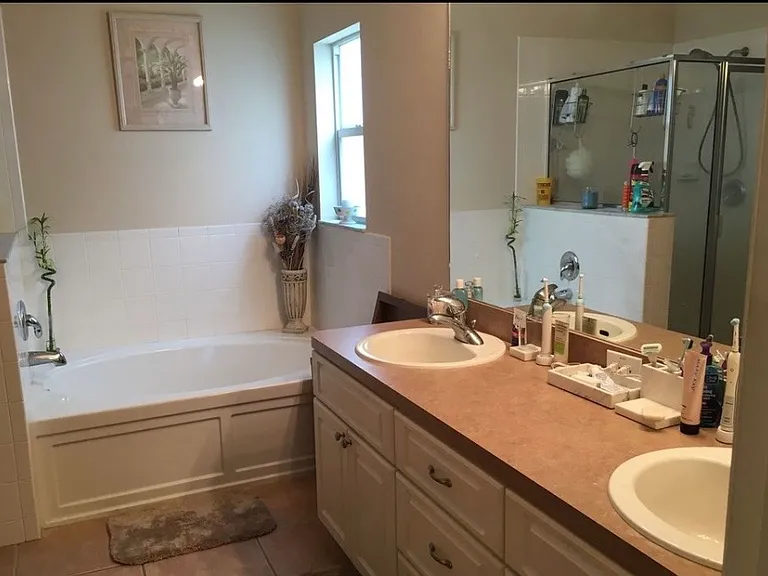 10866 Newbridge Dr — Photo 5