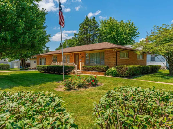 405 S State St, Lincoln, IL 62656