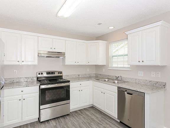 3rd image of 152 Perigon Ct