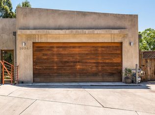 3934 De Longpre Ave, Los Angeles, CA 90027