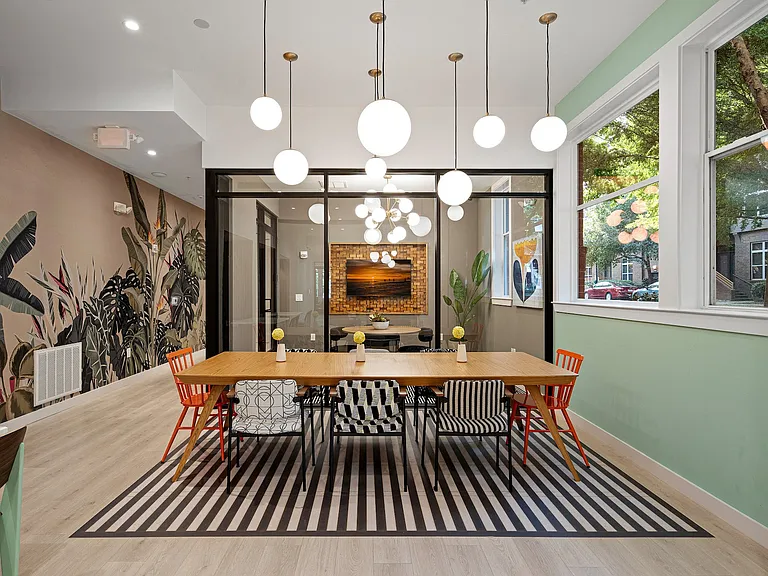 808 Hawthorne — Photo 17