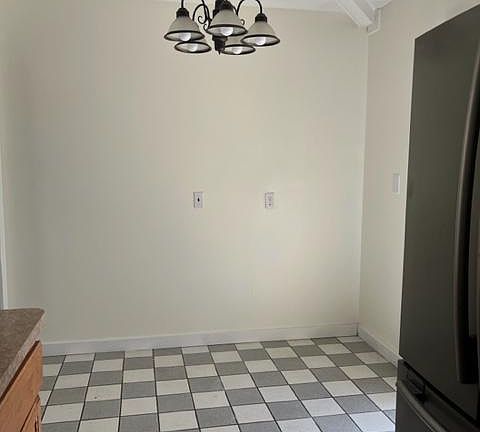 5th image of 2320 W Kenmore Ave