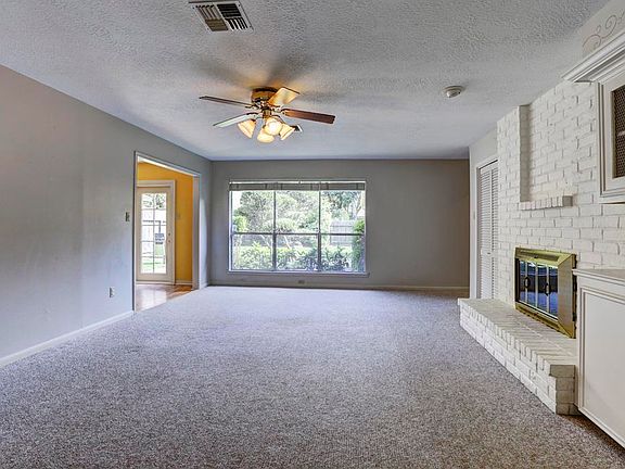 3rd image of 4762 Blueberry Hill Dr