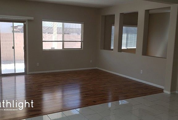 2nd image of 1025 Peaceful Glen Ct