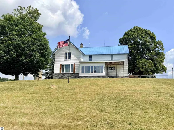 17370 80th Ave, Marion, MI 49665