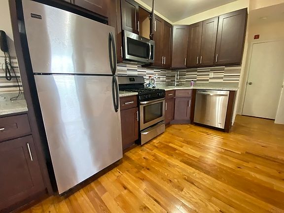 3rd image of 257 15th St #54