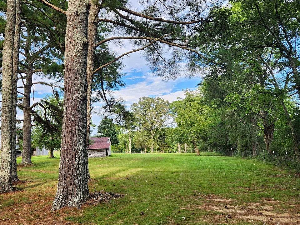 2nd image of 519 Carmichael Rd