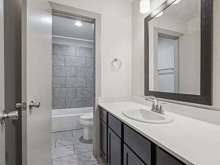 4300 Rosslyn — Photo 43