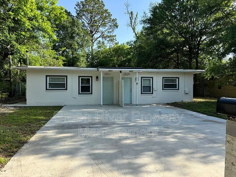 2 bed, 1.0 bath, 640 sqft, $950 — Photo 1