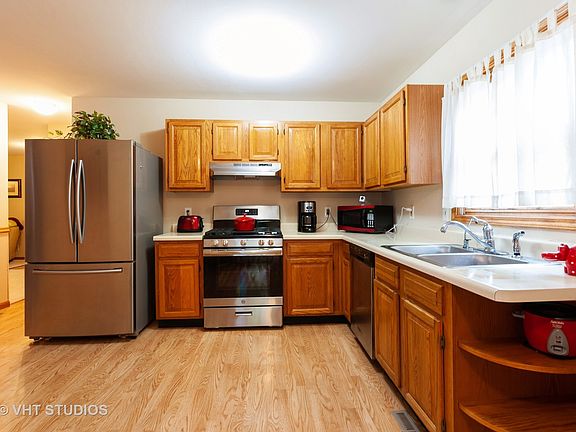 4th image of 36 Woodland Ave