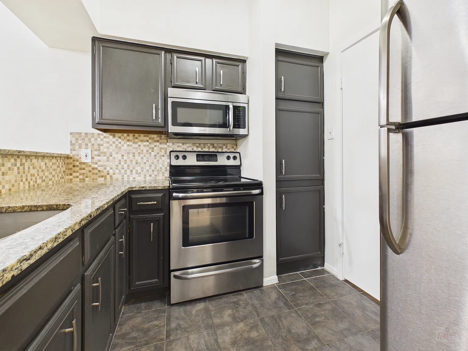 2901 San Jacinto Blvd Apt 203 — Photo 2
