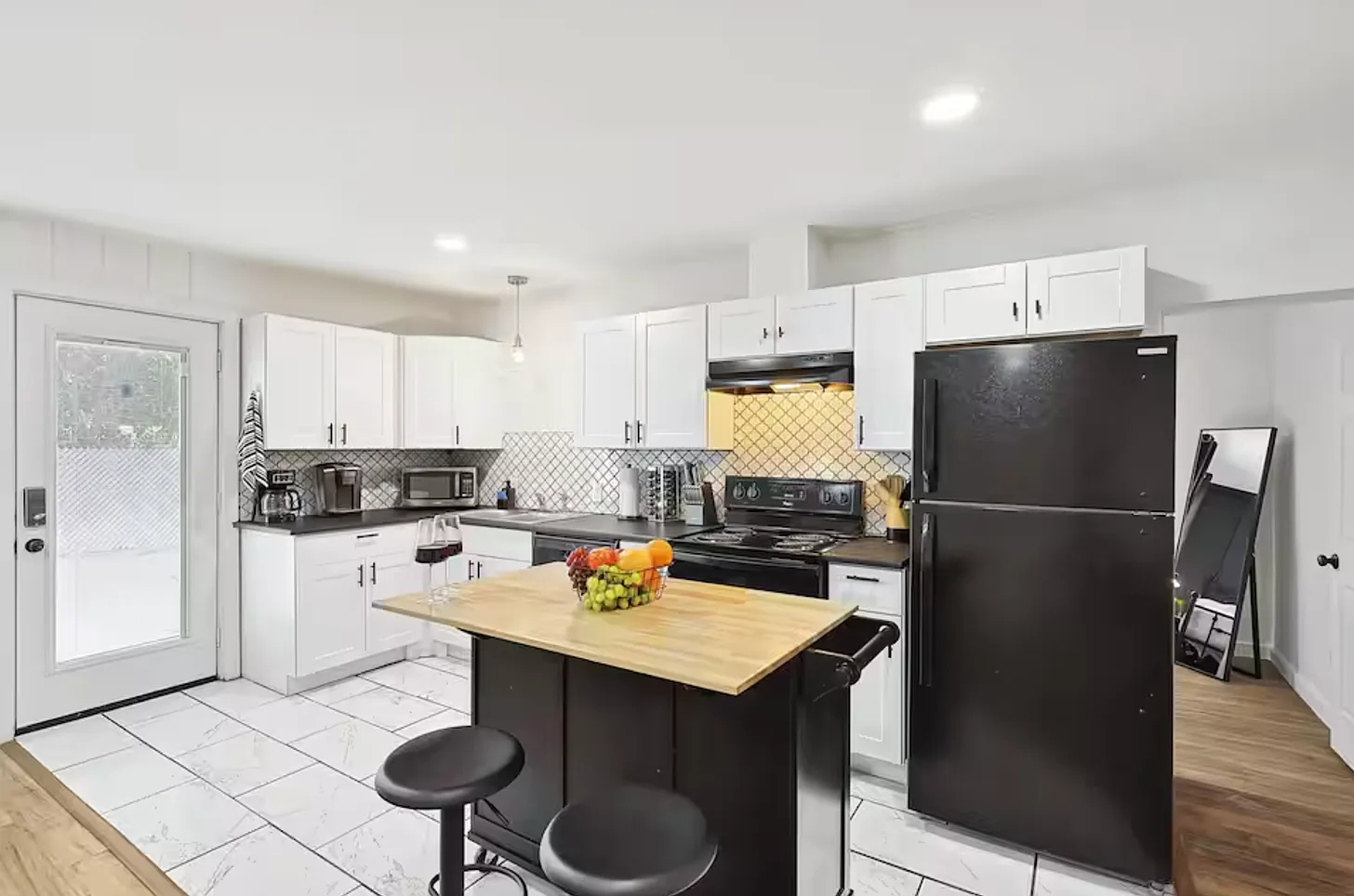 1 bed, $1,955 — Photo 2
