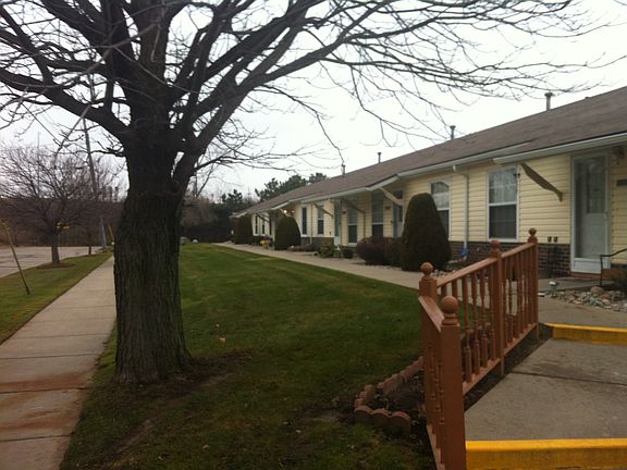2nd image of 20811 Flora St