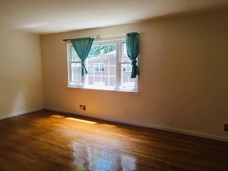 12 Valentine Ave #4 — Photo 2